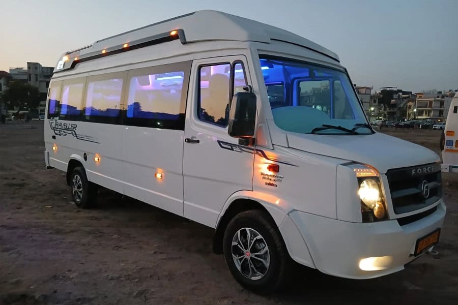 How to Get the Best Price for 14 Seater Tempo Traveller Rent in Hyderabad