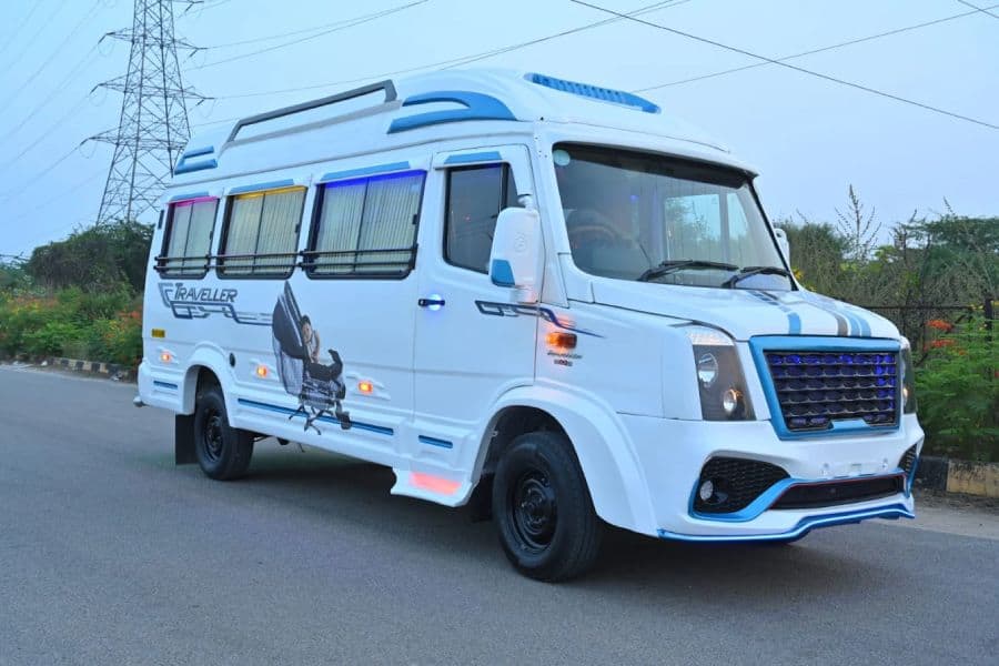 How to Save Money When You Rent Hire Tempo Traveller for Outstation Journeys