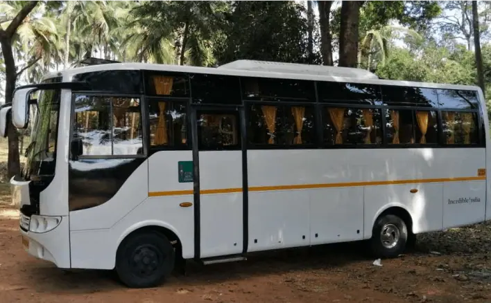 Mini bus on rent in Mumbai
