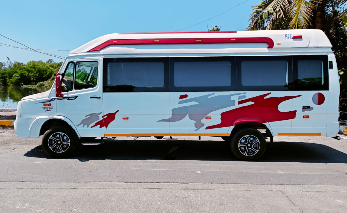 12 seater traveller tempo